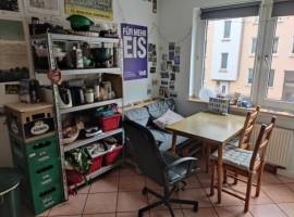 Großes WG-Zimmer in Top Lage im Saarlandstraßenviertel