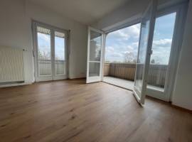 Helle 2-Zimmer-Wohnung mit Balkonen (für WG)