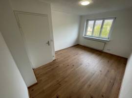 Helle 2-Zimmer-Wohnung mit Balkonen (für WG)