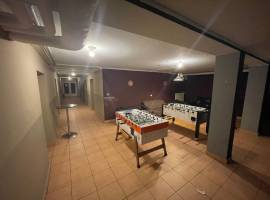 Wohnheimzimmer mit Garten und herzlicher Gemeinschaft