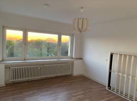Sonniges Zimmer in 2er-WG, Amsterdamer Straße, ruhig.