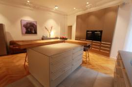 High-End Altbau WG auf 300qm, nahe Bayerischer Platz