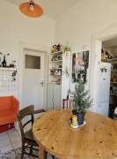 WG-Zimmer in schöner Altbauwohnung frei